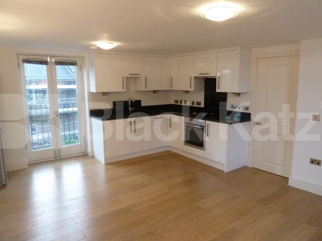 			NEW INSTRUCTION, 2 Bedroom, 1 bath, 1 reception Flat			 Stavordale Road, ISLINGTON,HIGHBURY